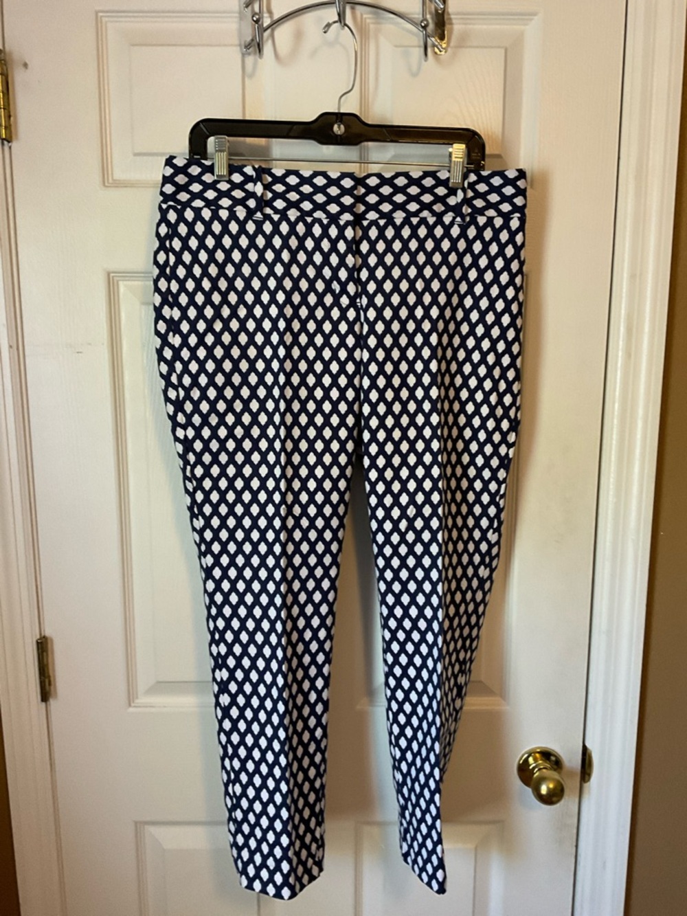 White House Black Market Women's Geometric Slim Fit Ankle Cropped Pants Size 10